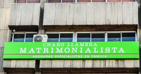 Charo Llamera Abogada Matrimonialista fachada de- a empresa
